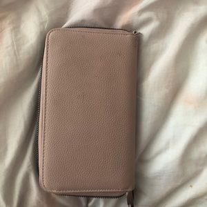 Reaction Pink wallet by Kenneth Cole 🌸